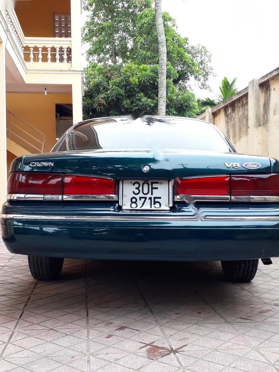 Ford Crown victoria 1995 - Bán Ford Crown Victoria sản xuất 1995, màu xanh lam, nhập khẩu nguyên chiếc, 130tr