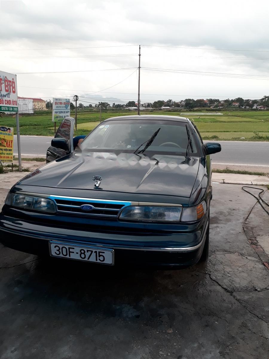 Ford Crown victoria 1995 - Bán Ford Crown Victoria sản xuất 1995, màu xanh lam, nhập khẩu nguyên chiếc, 130tr