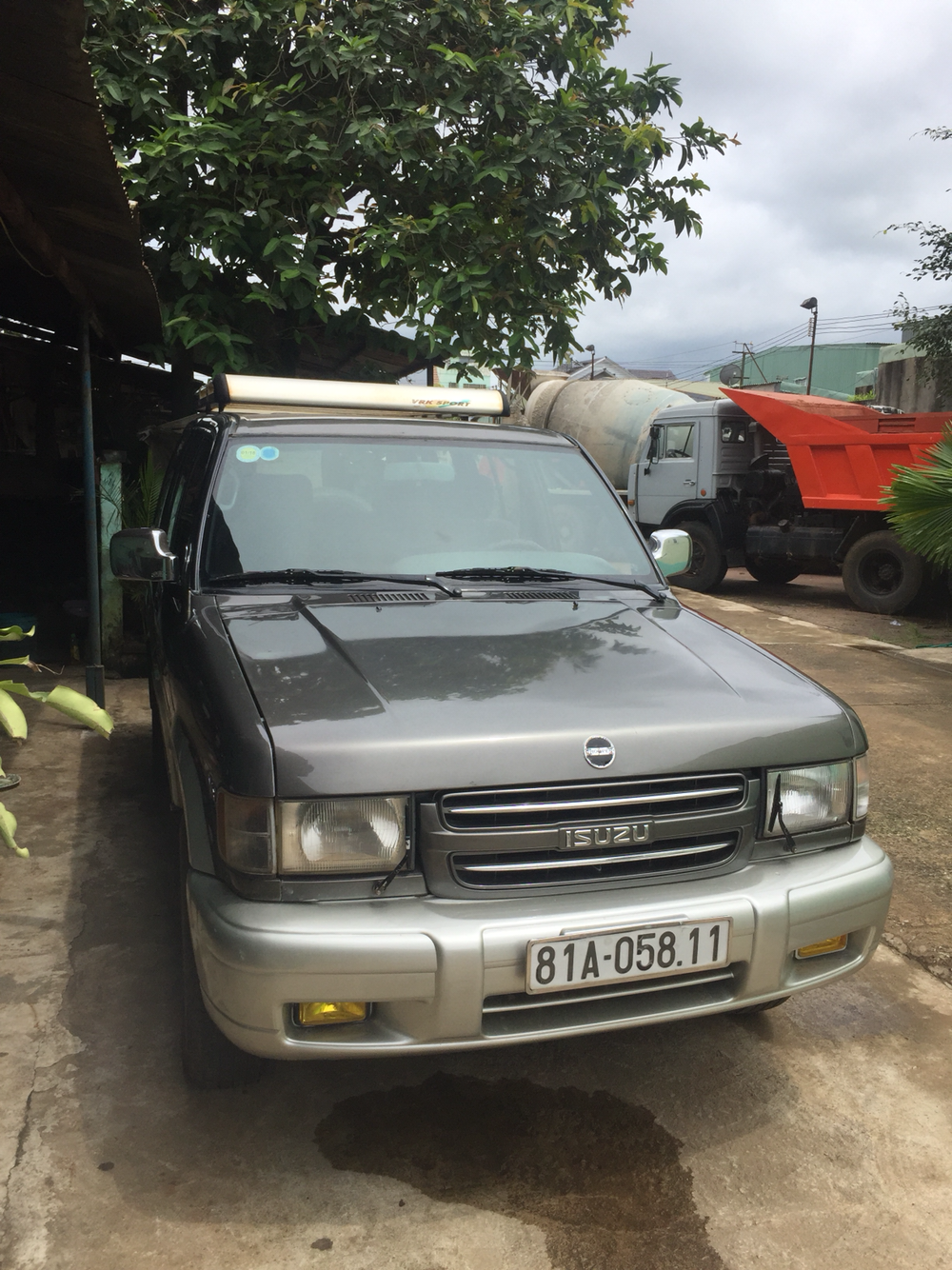 Isuzu Trooper 1997 - Bán xe Isuzu trooper 1997 3.2 máy xăng chuyên dụng đi công trình