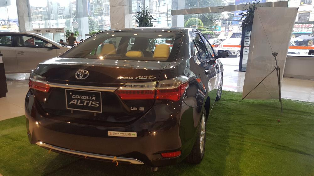 Toyota Corolla altis 1.8E CVT 2017 - Bán Corolla Altis 1.8E giao ngay, khuyến mãi cực sốc, hỗ trợ mua xe trả góp, thủ tục nhanh chóng, hotline 0987404316