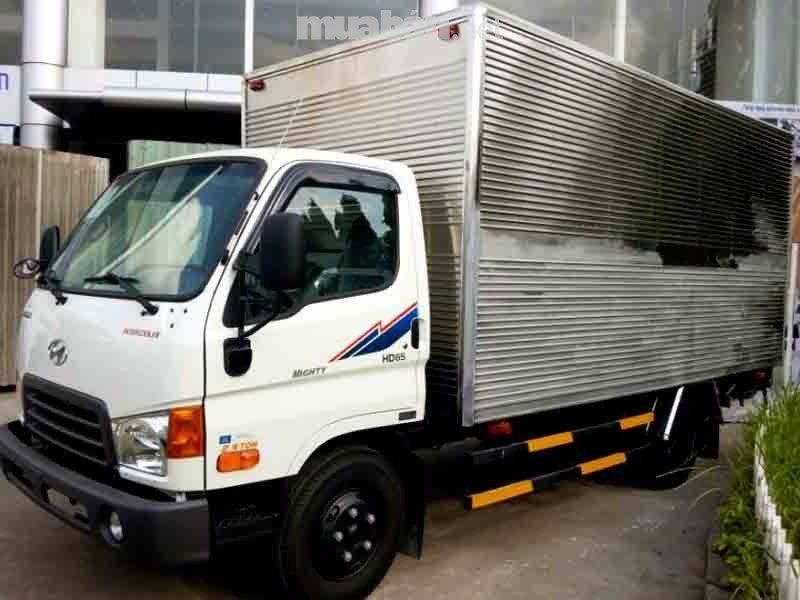 Hyundai HD 65 2017 - Bán xe Hyundai HD 65 đời 2017, màu trắng, nhập khẩu 