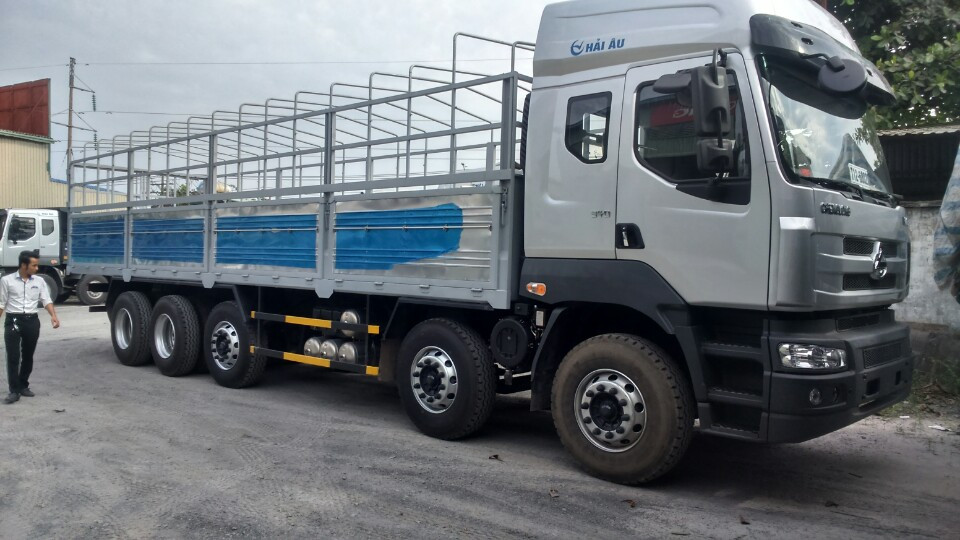 Xe tải 10000kg 2013 - Gia đình bán xe Chenglong 4 chân đời 2013, quý khách có nhu cầu gọi - 0984983915