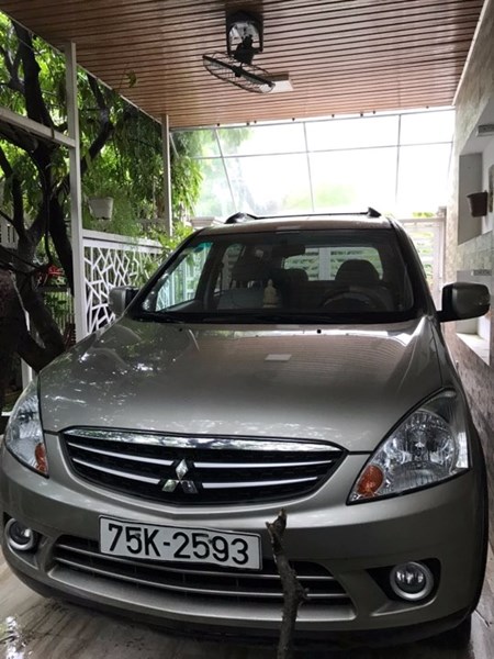 Mitsubishi Zinger 2009 - Cần bán Mitsubishi Zinger đời 2009, màu bạc, nhập khẩu chính hãng, số sàn, 380tr