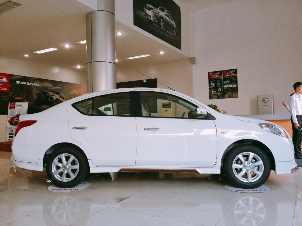 Nissan Sunny XV Premium 2017 - Bán xe Nissan Sunny Premium 2017, giá tốt nhất tháng. Liên hệ 098.590.4400