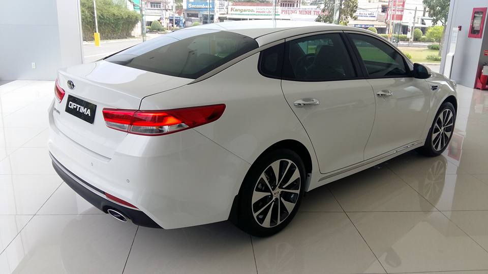 Kia Optima GAT 2017 - Siêu hot! Kia Optima GAT 2017 giá chỉ còn 819 triệu, trả trước chỉ từ 169 triệu là có xe. Hotline: Tâm 0938.805.635