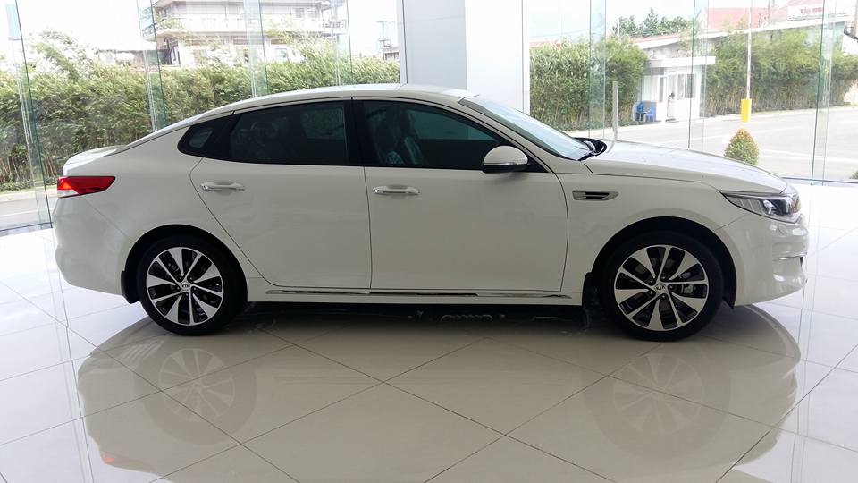 Kia Optima GAT 2017 - Siêu hot! Kia Optima GAT 2017 giá chỉ còn 819 triệu, trả trước chỉ từ 169 triệu là có xe. Hotline: Tâm 0938.805.635