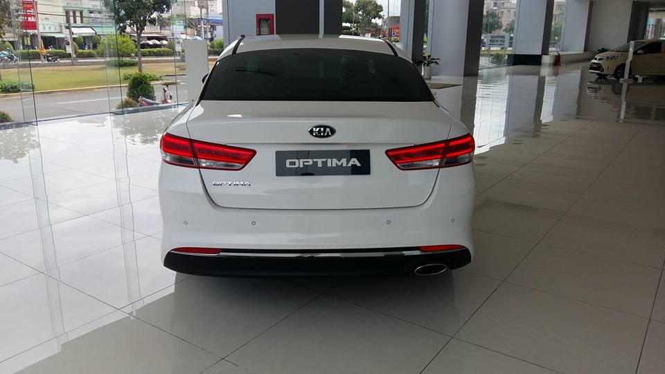 Kia Optima GAT 2017 - Siêu hot! Kia Optima GAT 2017 giá chỉ còn 819 triệu, trả trước chỉ từ 169 triệu là có xe. Hotline: Tâm 0938.805.635