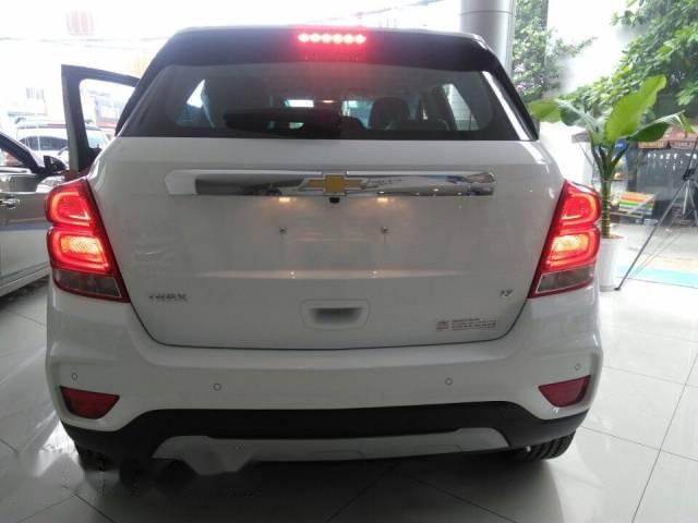 Chevrolet Trax 2016 - Bán Chevrolet Trax đời 2016, màu trắng, xe nhập