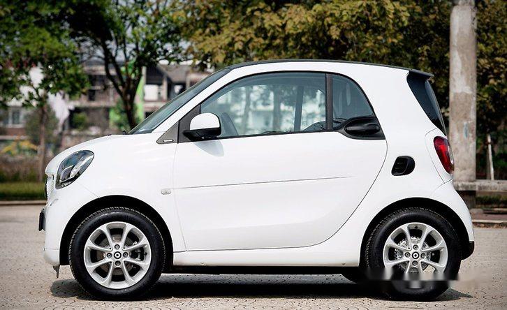 Smart Fortwo 2016 - Bán Smart Fortwo đời 2016, màu trắng, nhập khẩu, giá 933tr