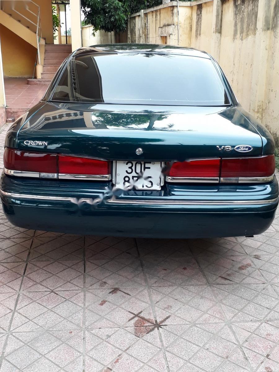 Ford Crown victoria 1995 - Cần bán lại xe Ford Crown victoria đời 1995, màu xanh lam, nhập khẩu, 130tr