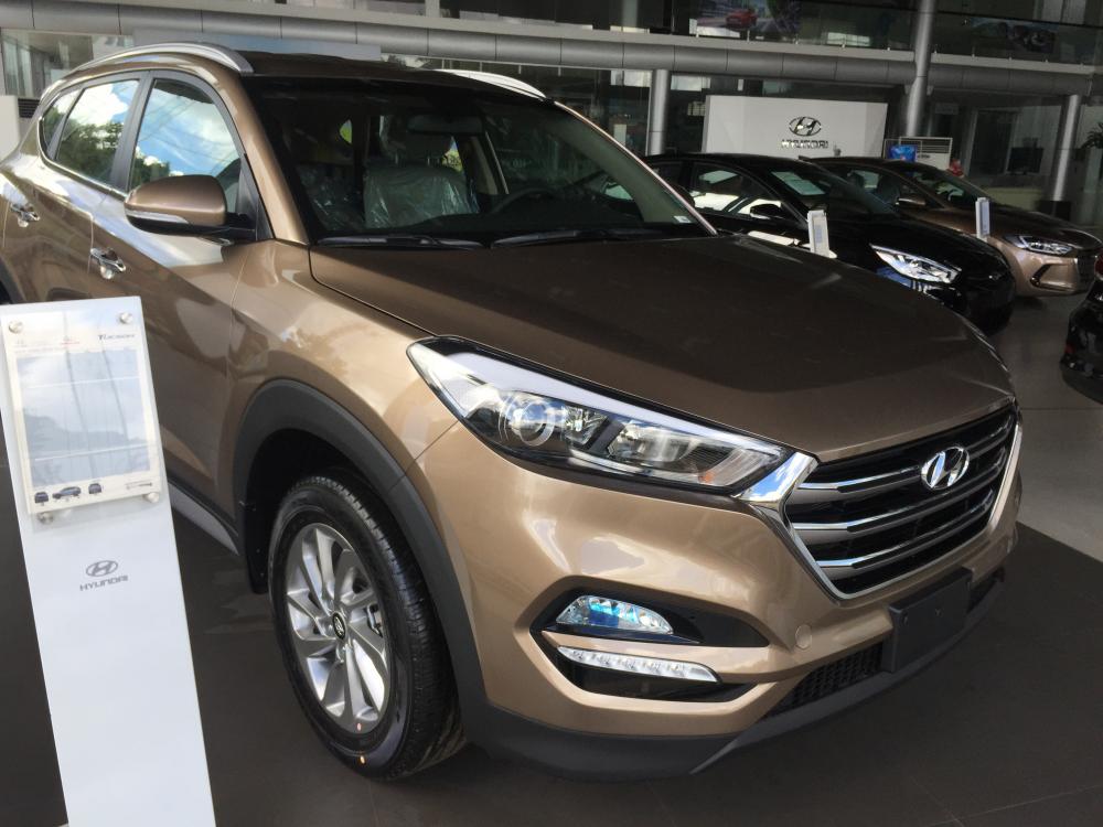 Hyundai Tucson   1.6 Turbo  2018 - Bán xe Hyundai Tucson máy xăng 1.6 turbo tăng áp 2018 đặc biệt - hỗ trợ trả góp 90% xe. Hotline: 0941.46.22.77 đời 2017