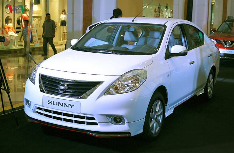 Nissan Sunny SV Premium 2017 - Cần bán xe Nissan Sunny SV Premium năm sx 2017, màu trắng