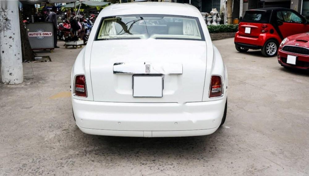 Rolls-Royce Phantom 2010 - Cần bán gấp Rolls-Royce Phantom 2010, màu trắng, nhập khẩu nguyên chiếc số tự động