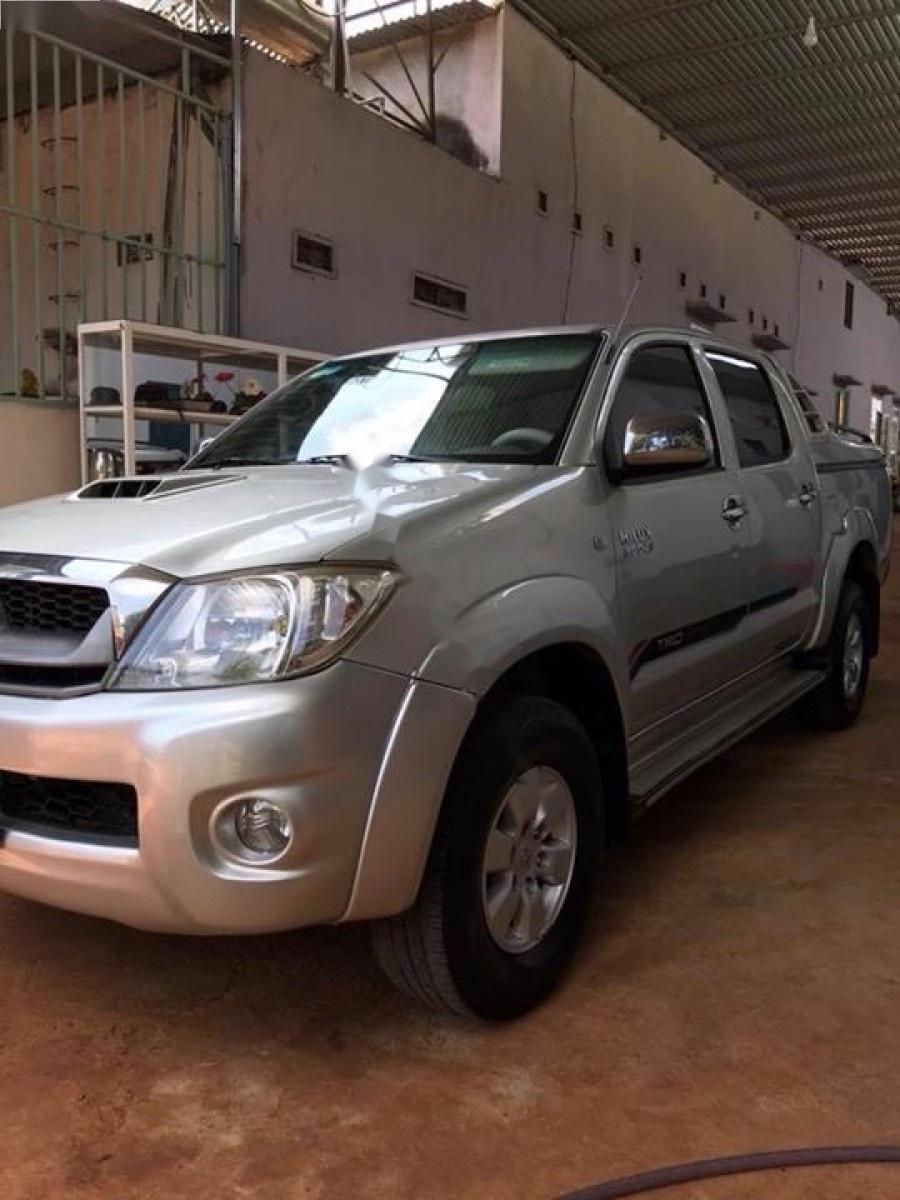 Toyota Hilux 3.0G 2009 - Cần bán Toyota Hilux 3.0G đời 2009, màu bạc, nhập khẩu nguyên chiếc