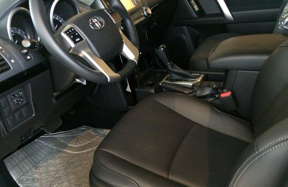 Toyota Land Cruiser AT 2016 - Cần bán lại xe Toyota Land Cruiser năm 2016, màu đen số tự động