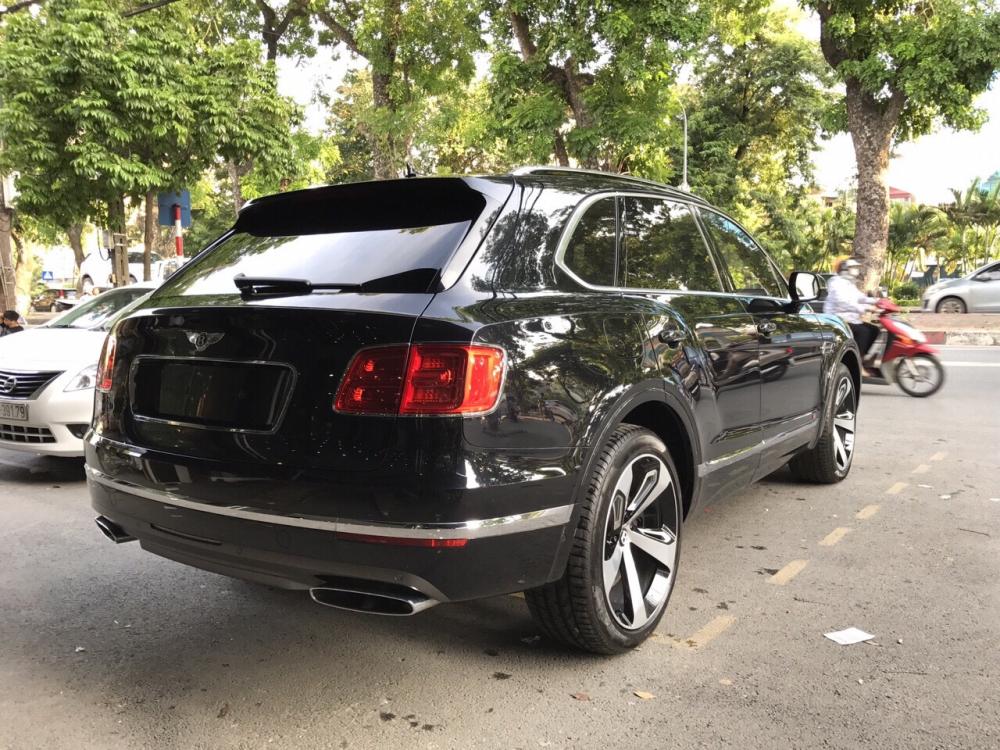 Bentley Bentayga 2019 - Bán Bentley Bentayga First Edition sản xuất 2019, giấy tờ trao tay, giá cạnh tranh, có thương lượng