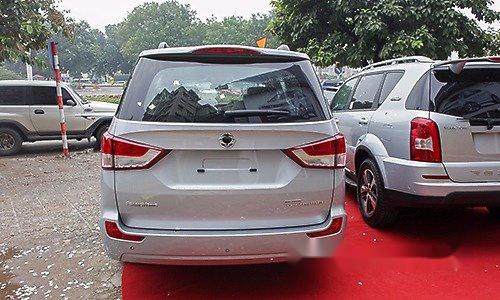 Ssangyong Korando Turismo MT  2016 - Cần bán xe Ssangyong Korando Turismo MT đời 2016, màu bạc, xe nhập