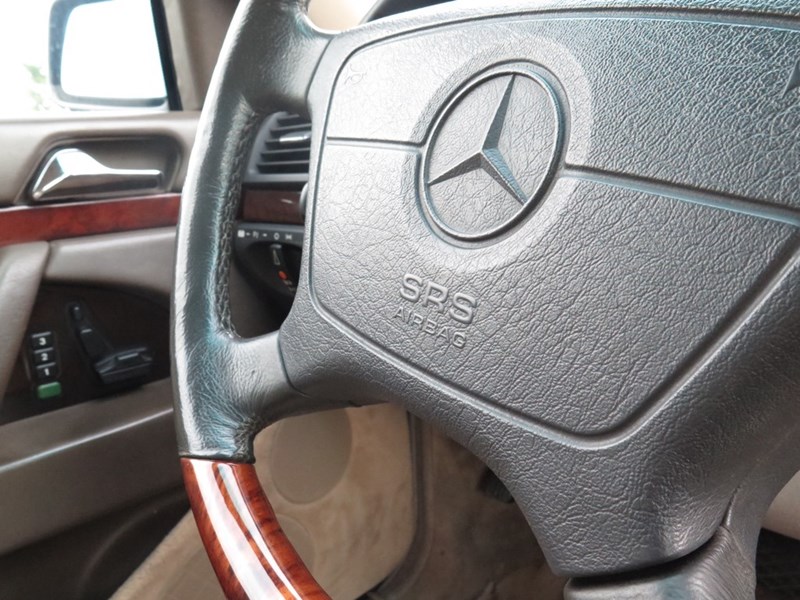 Mercedes-Benz S500 1995 - Cần bán lại xe Mercedes S500 đời 1995, màu đen, nhập khẩu, chính chủ giá cạnh tranh