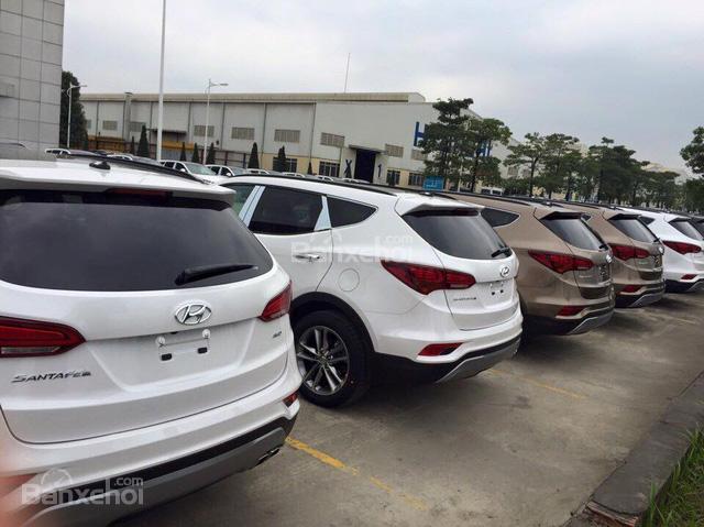 Hyundai Santa Fe 2.2 AT 4WD 2017 - Bán ô tô Hyundai Santa Fe giá tốt - Đại lý chính hãng Hyundai Thành Công, gọi Mr Tiến 0981.881.622