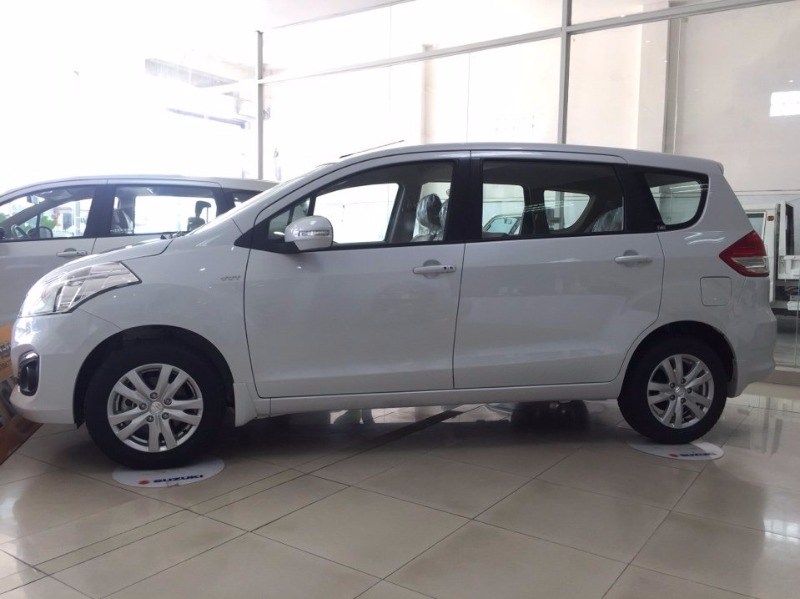 Suzuki Ertiga 2017 - Bán ô tô Suzuki Ertiga đời 2017, màu bạc, nhập khẩu chính hãng