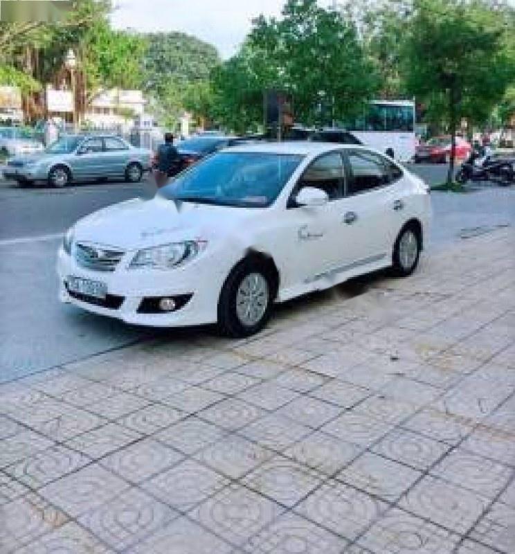 Hyundai Avante 1.6 MT 2011 - Bán xe Hyundai Avante 1.6 MT đời 2011, màu trắng số sàn
