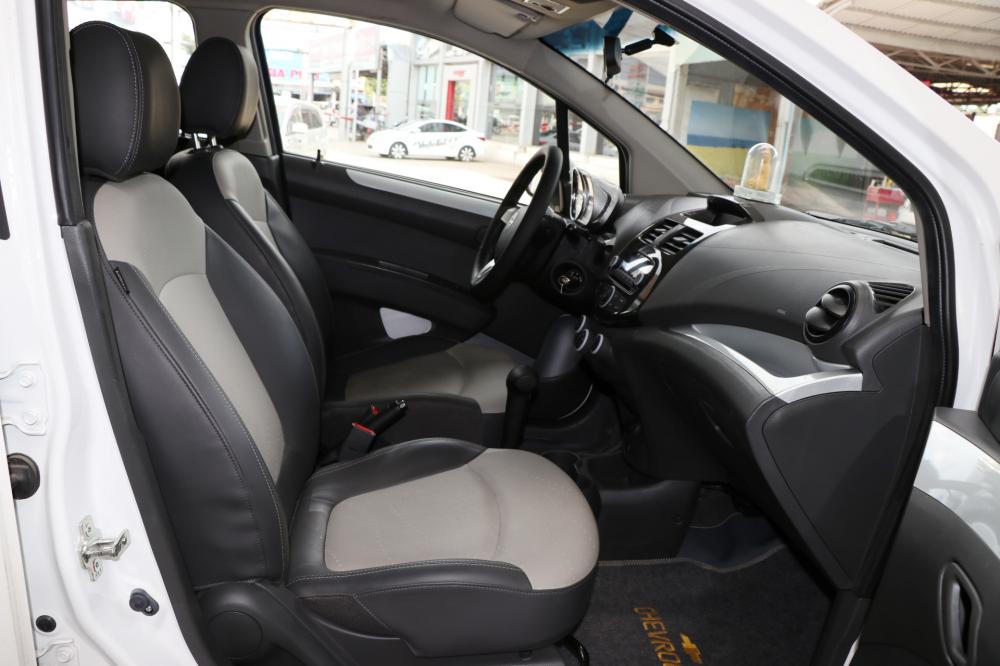 Chevrolet Spark Van 1.0AT 2015 - Bán xe Chevrolet Spark Van 1.0AT đời 2015, màu trắng, giá 280tr