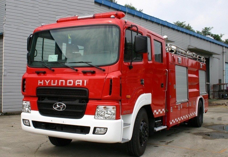 Hyundai HD 2017 - Cần bán xe Hyundai HD đời 2017, màu đỏ, xe nhập