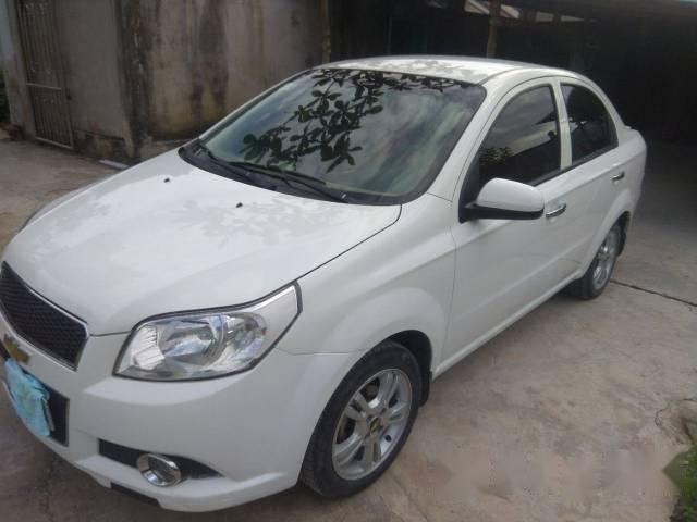 Chevrolet Aveo LT 2015 - Cần bán Chevrolet Aveo LT đời 2015, màu trắng giá cạnh tranh