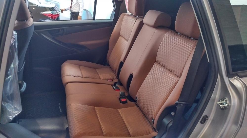 Toyota Innova 2020 - "Hot" bán Toyota Innova 2.0E 2020 - giá 706 triệu và quà tặng theo xe - vay 80%