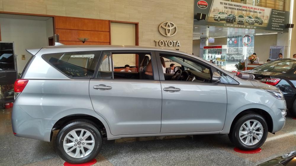 Toyota Innova 2020 - "Hot" bán Toyota Innova 2.0E 2020 - giá 706 triệu và quà tặng theo xe - vay 80%