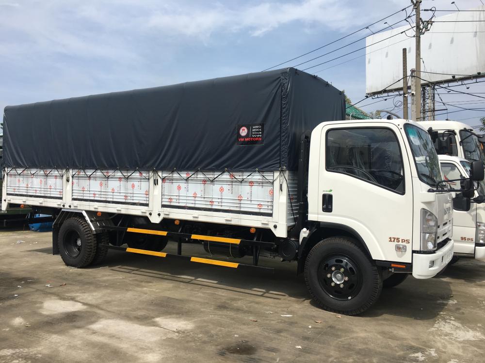 Isuzu F-SERIES FN129 2017 - Xe tải Isuzu Vĩnh Phát 8.2 tấn, đóng sẵn thùng, màu trắng, xe mới 2017, giá tốt