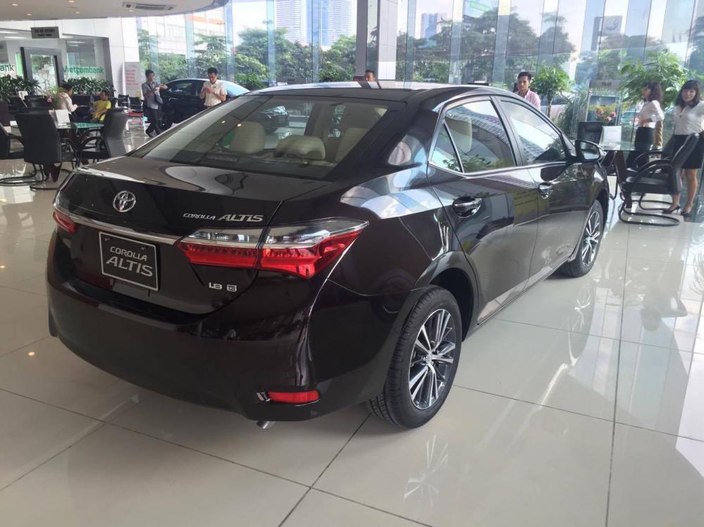 Toyota Corolla altis 1.8G MT 2018 - Cần bán Toyota Corolla Altis 1.8G MT đời 2018, màu đen, giảm sâu, hỗ trợ tốt nhất, LH ngay em Hùng 0911404101