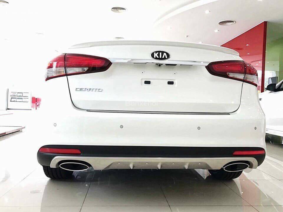 Kia Cerato 1.6AT  2018 - Bán Kia Cerato 1.6AT 2018 bản nâng cấp thể thao. Hỗ trợ trả góp lãi suất thấp, trả trước chỉ từ 140tr đồng