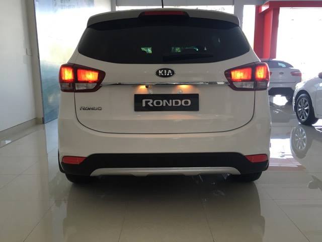 Kia Rondo 2.0 GMT 2019 - Bán xe Kia Rondo 2.0 GMT đời 2019, màu trắng, giá 585 triệu _ LH 0974.312.777