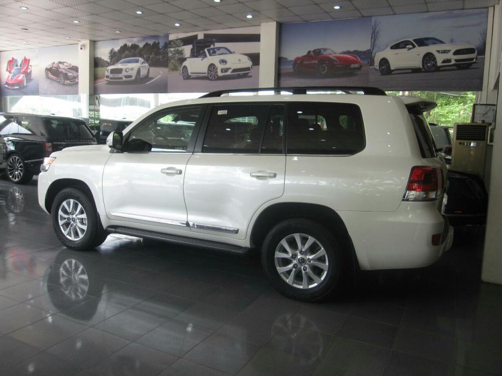 Toyota Land Cruiser 5.7 VX 2017 - Cần bán Toyota Land Cruiser 5.7 VX năm 2017, màu trắng, xe nhập