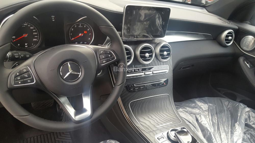 Mercedes-Benz Smart GLC 300 2017 - Bán xe GLC 300 màu nâu cực độc, giá ưu đãi