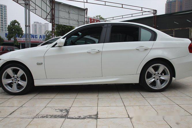 BMW 3 Series 320i 2007 - Bán BMW 3 Series 320i sản xuất 2007, màu trắng giá cạnh tranh