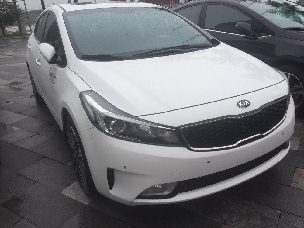 Kia Cerato 2017 - Cần bán Kia Cerato năm 2018 màu trắng, gọi: 0966199109