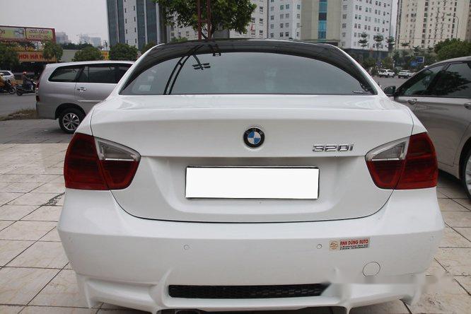 BMW 3 Series 320i 2007 - Bán BMW 3 Series 320i sản xuất 2007, màu trắng giá cạnh tranh