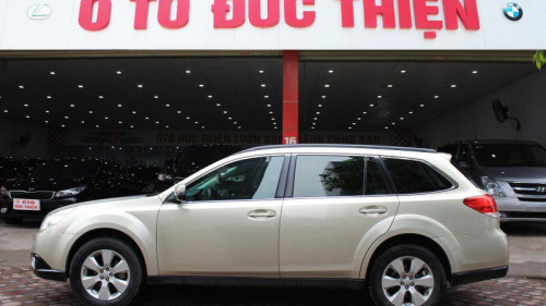 Subaru Outback   2.5 AT  2011 - Ô tô Đức Thiện bán Subaru Outback 2.5 AT đời 2011, màu vàng cát