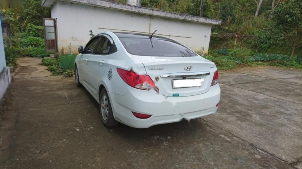 Hyundai Accent 2011 - Bán xe Hyundai Accent đời 2011, màu trắng, nhập khẩu, 440 triệu