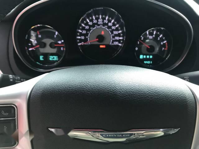 Chrysler 2011 - Cần bán xe Chrysler 200 đời 2011, màu đen xe gia đình