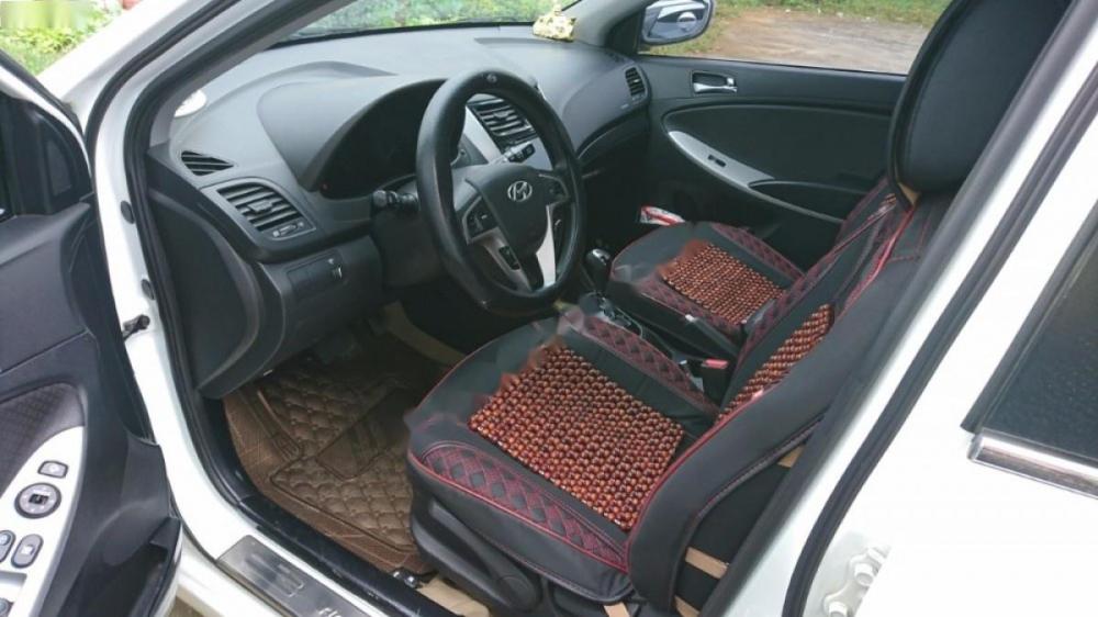 Hyundai Accent 2011 - Bán xe Hyundai Accent đời 2011, màu trắng, nhập khẩu, 440 triệu