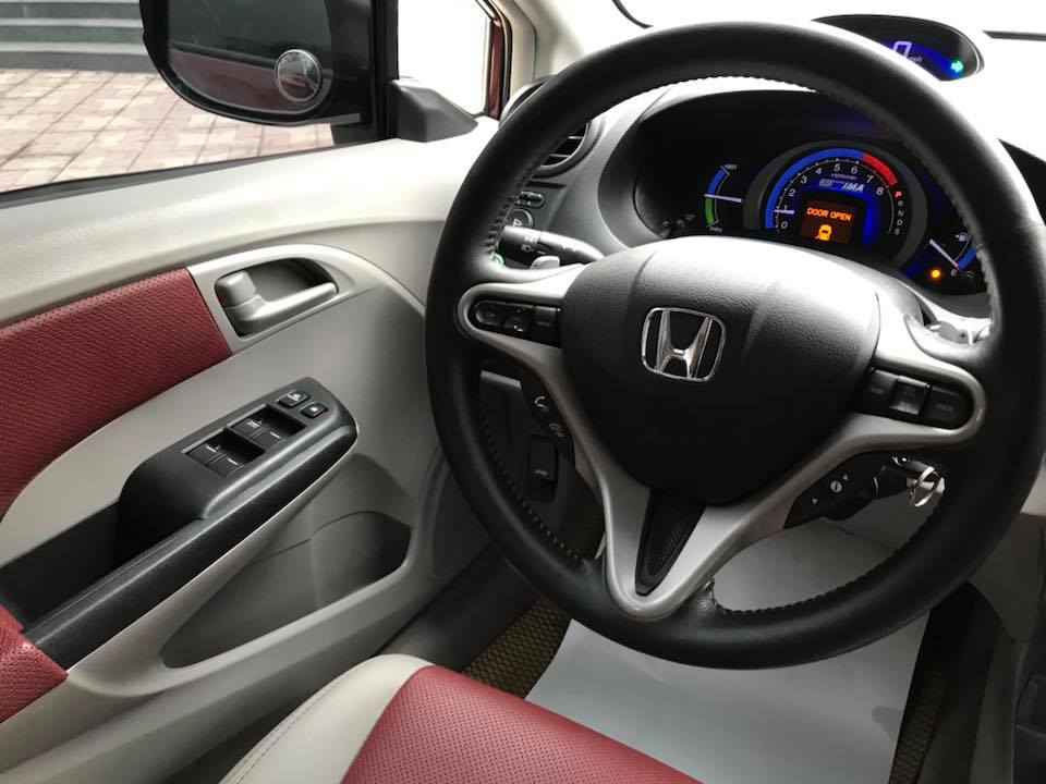 Honda Insight 2011 - Bán Honda Insight Hybrid sản xuất 2011, đăng ký 2013, chính chủ Hà Nội mua từ mới