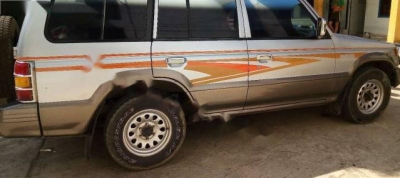 Mitsubishi Pajero 2.4 1992 - Bán Mitsubishi Pajero 2.4 đời 1992, màu bạc, nhập khẩu nguyên chiếc
