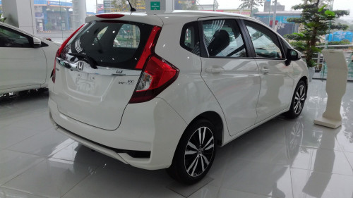 Honda Jazz   1.5 AT  2017 - Bán xe Honda Jazz 1.5 AT đời 2017, màu trắng