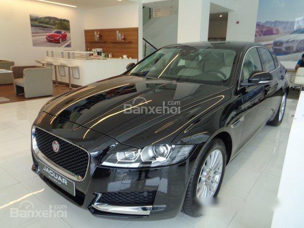 Jaguar XF 2017 - Bán xe Jaguar XF Pure 2017 màu đen, màu đen, xe giao ngay, khuyến mãi giá tốt nhất - 0918842662