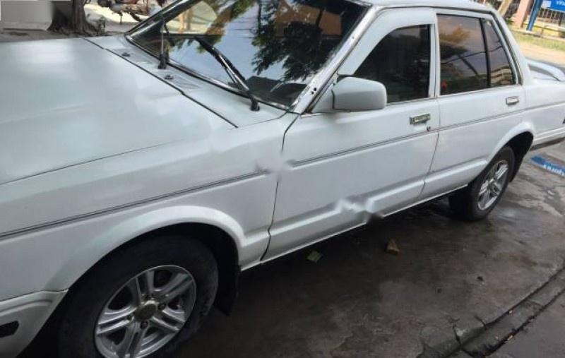 Nissan Bluebird 1.6  1990 - Bán Nissan Bluebird 1.6 sản xuất 1990, màu trắng, xe nhập, 28tr