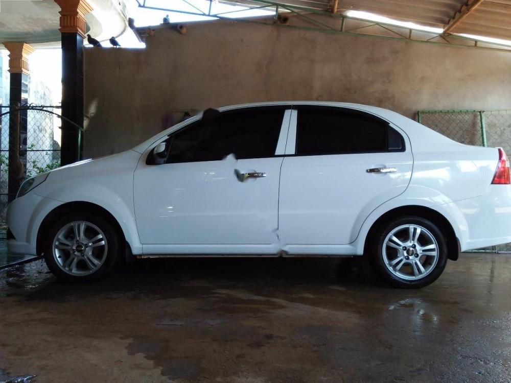 Chevrolet Aveo LT 1.5 MT 2015 - Bán Chevrolet Aveo LT 1.5 MT đời 2015, màu trắng giá cạnh tranh