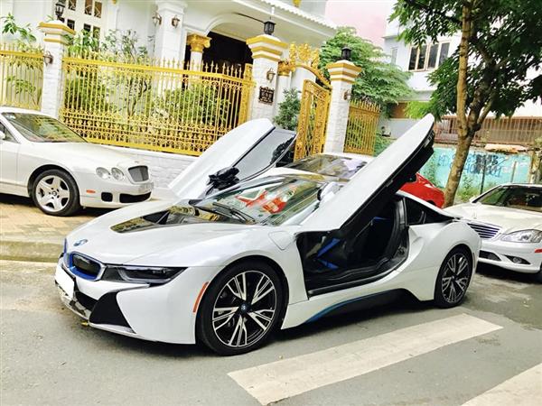 BMW Đời khác 2015 - Cần bán lại xe BMW Đời khác đời 2015, màu trắng, nhập khẩu chính hãng, chính chủ
